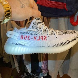 Yeezys 350 v2 zabra color